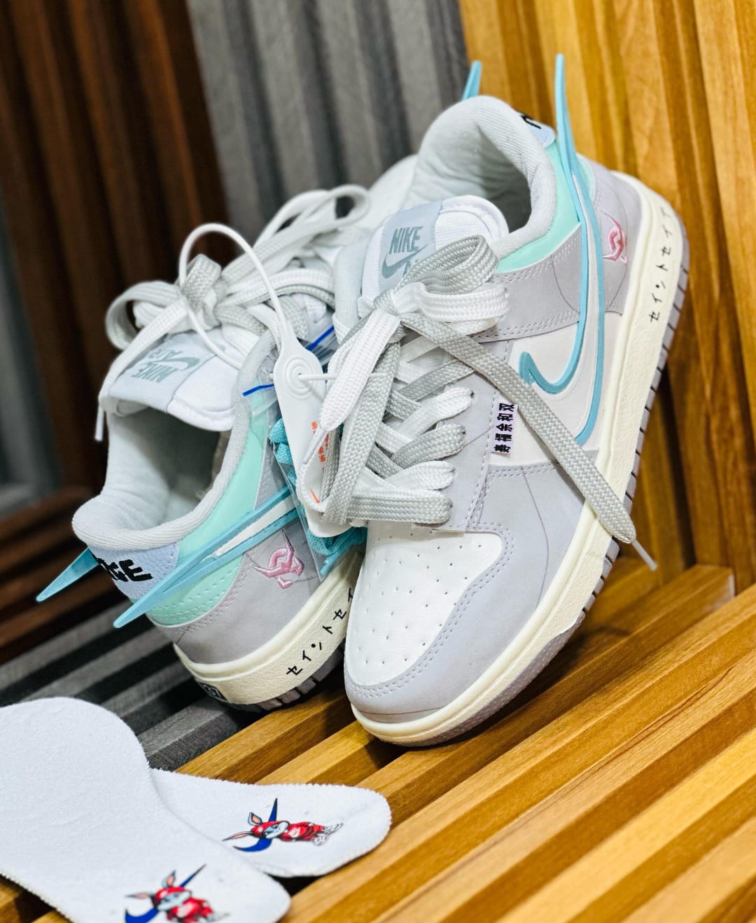 1.1 Nike Saint Seiya